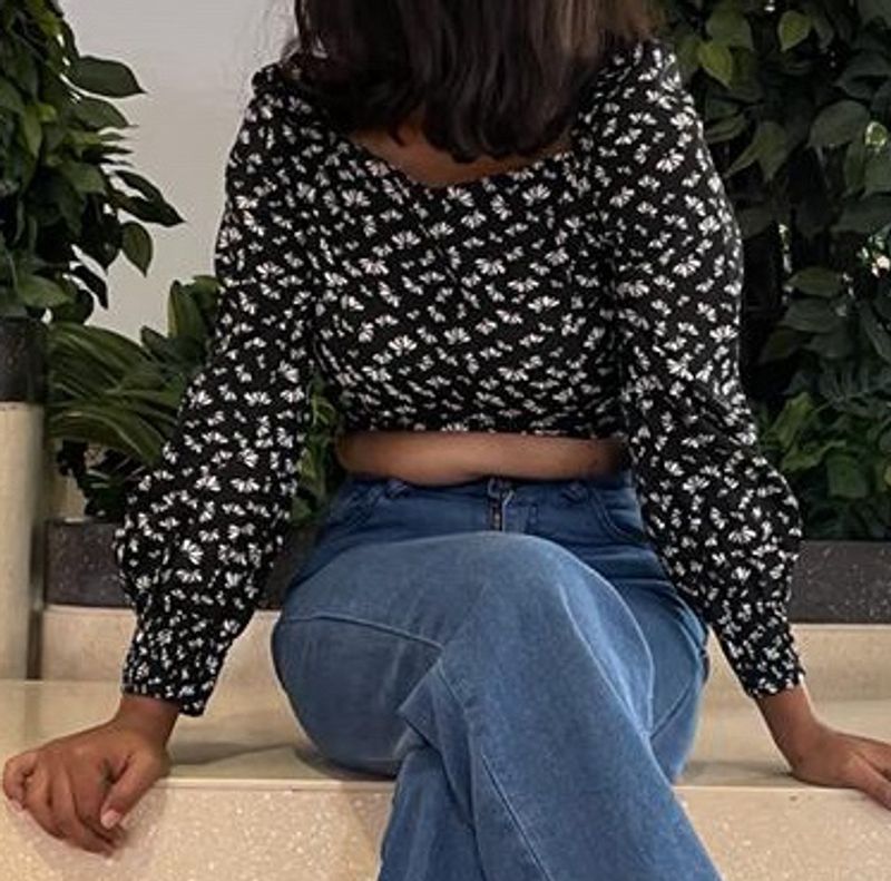 Black Puff Sleeves Crop Top