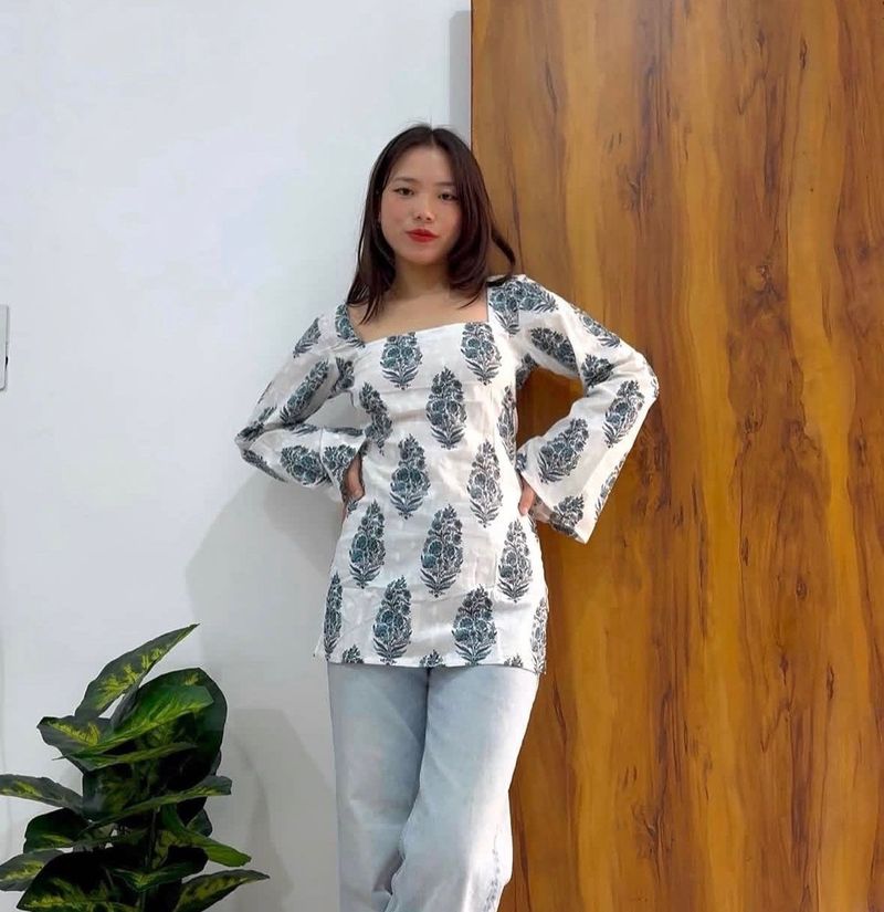 Square neck short kurta