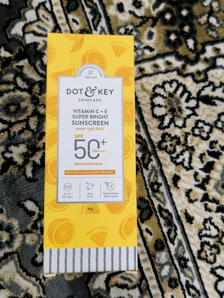 Vitamin C Super Bright Sunscreen 80 Gm