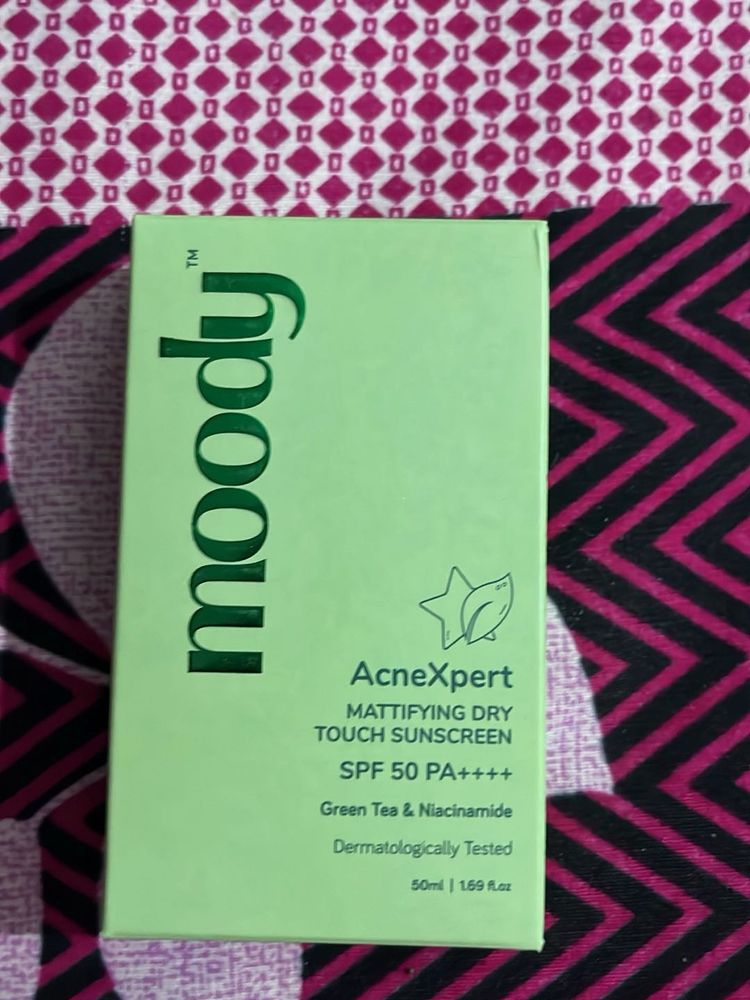 AcneXpert Mattifying Dry Touch Sunscreen