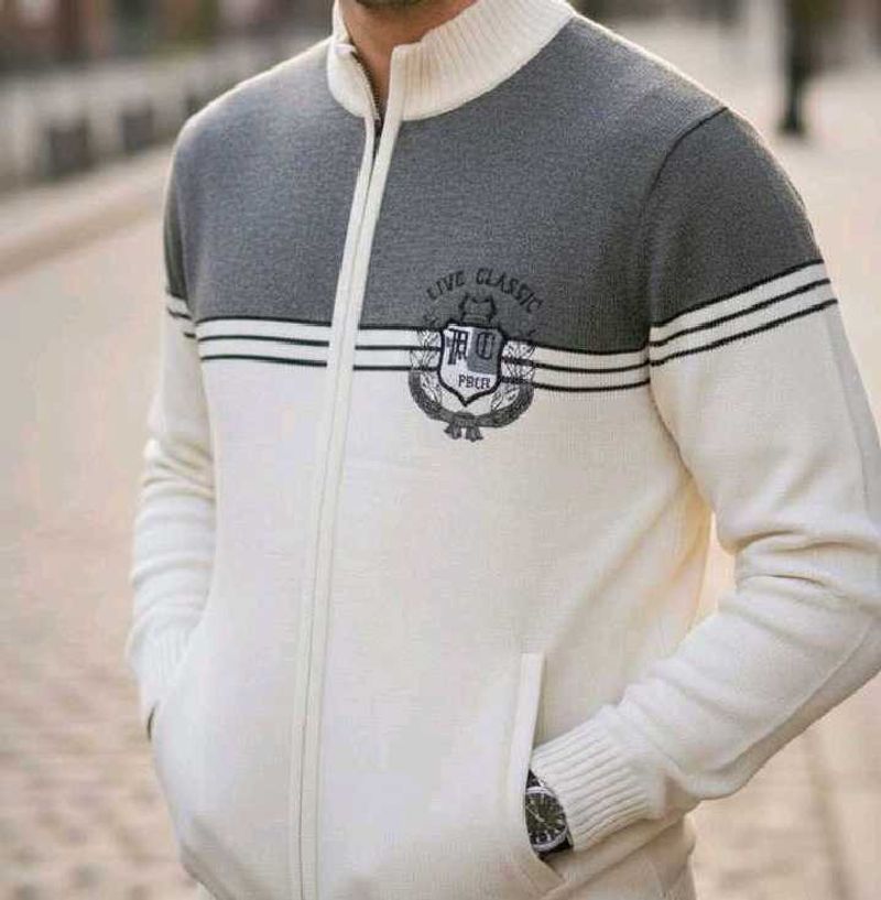 Stylish Zip-Up cardigan