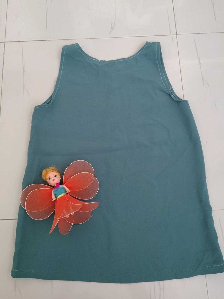Vintage-Inspired Green Top