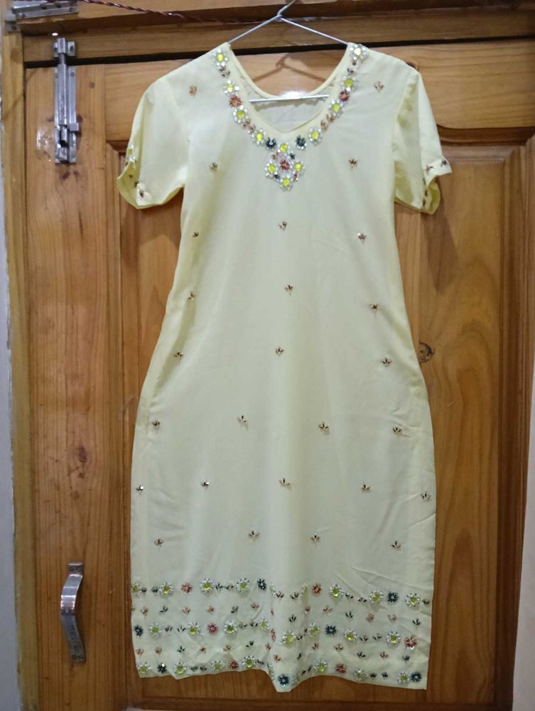 Yellow Kurta With Beads &amp; Stones Works