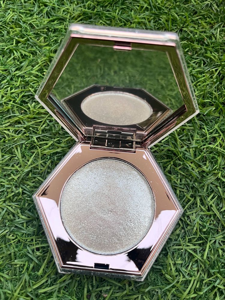 Dupe of Fenty Beauty highlighter