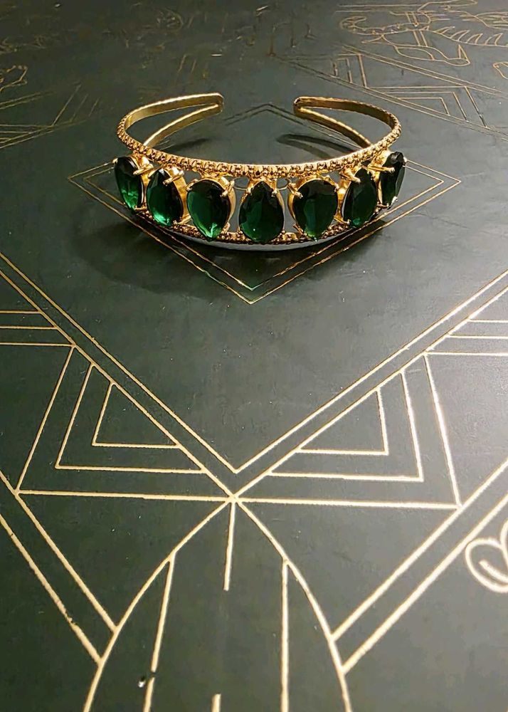 7 Stone Golden Bracelet