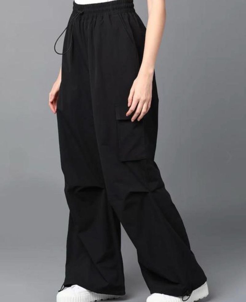 Black High-Waist Cargo Pants | Relaxed Fit