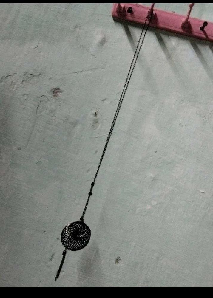 BLACK SHINY LONG NECKLACE
