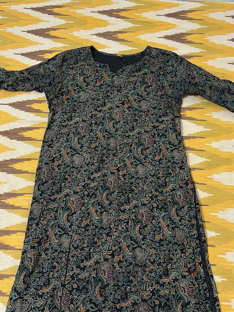 Ahika Straight Fit Kurta
