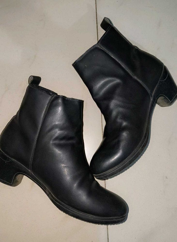 El Paso Black Leather Boots 🖤