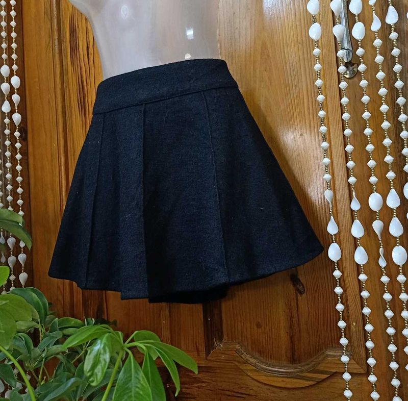 🖤Black Woolen Pleated Mini Skirt🖤