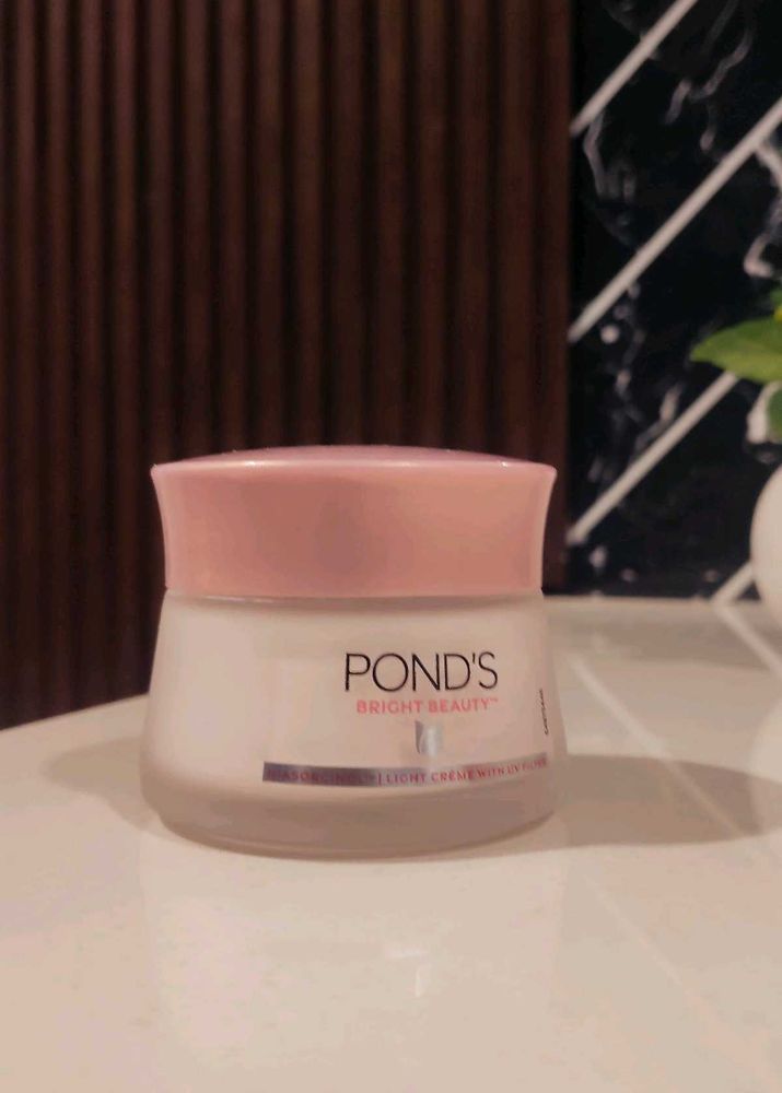 Pond&#39;s Bright Beauty Cream