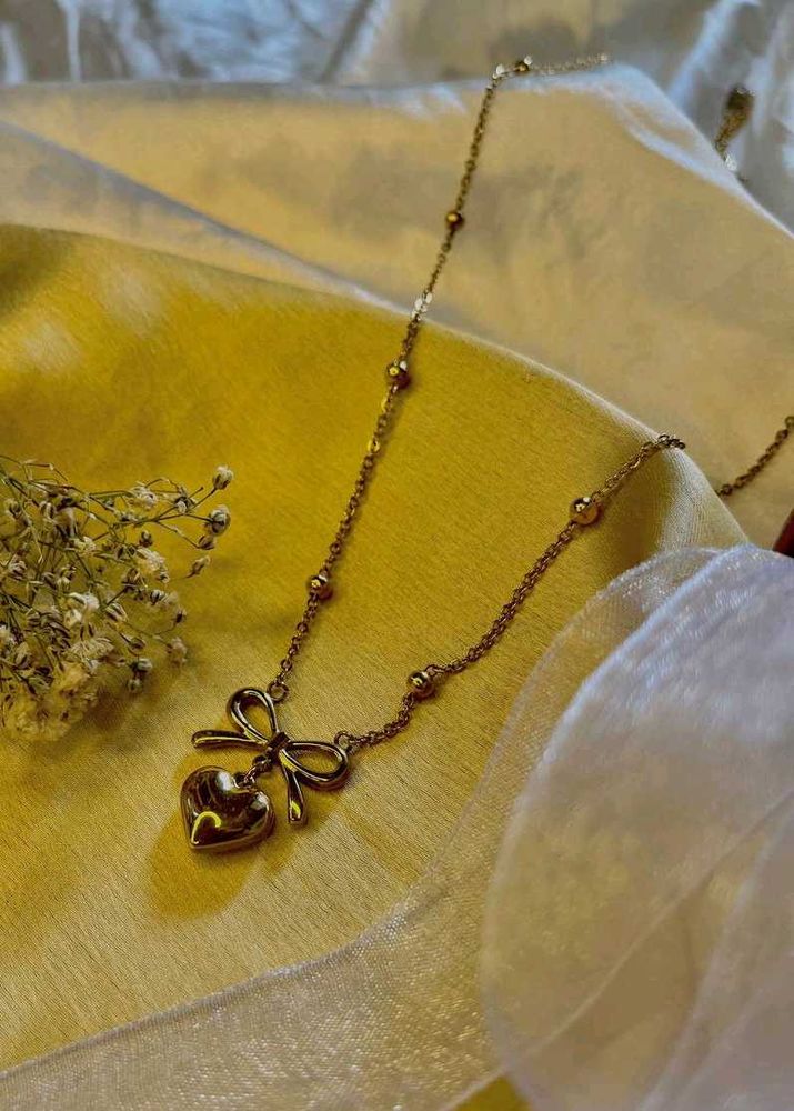 Heart &amp; Bow Necklace