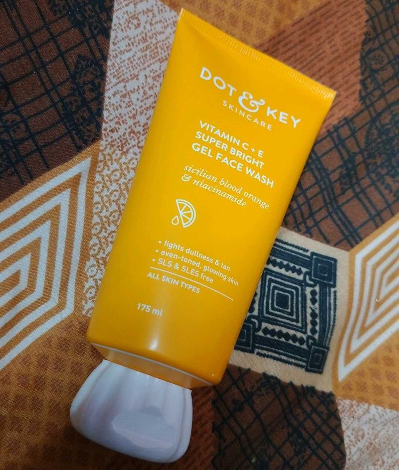 Dot &amp; Key Vitamin C Face Wash