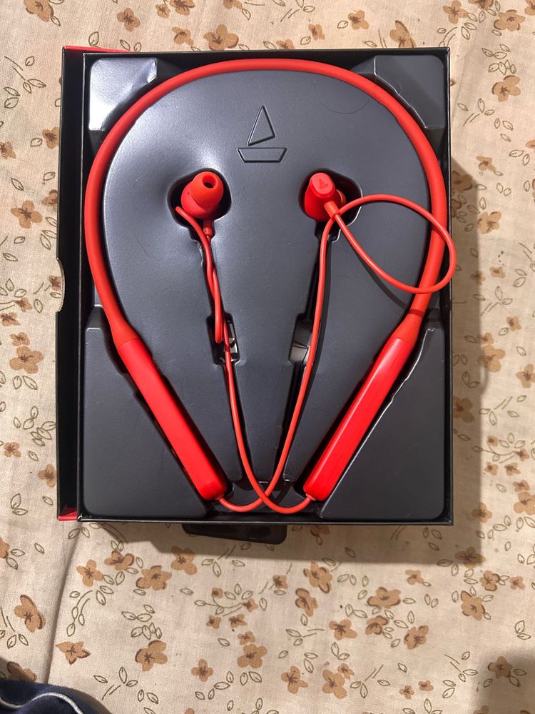 NEW-Boat Rockerz 378 Bluetooth Neckband