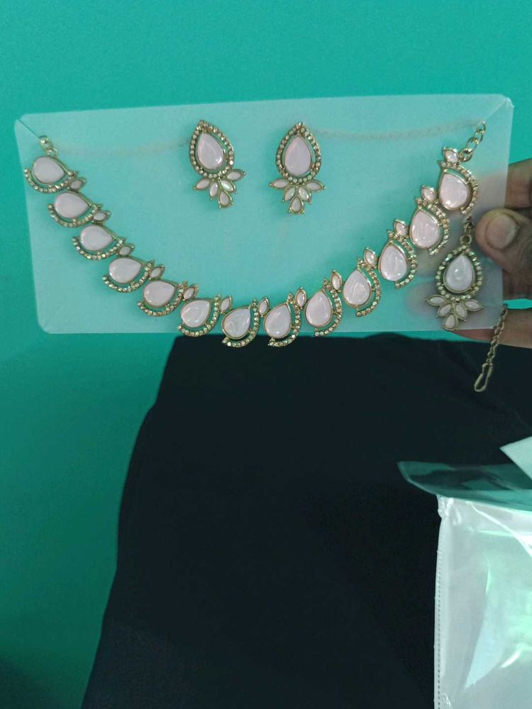 Baby Pink Neckset Earrings With Mangtikka
