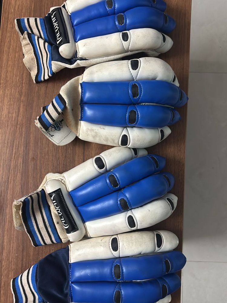 Cricket Gloves