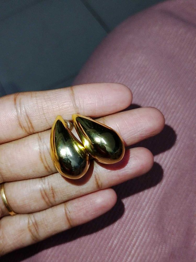 Elegant Golden Drop Earrings