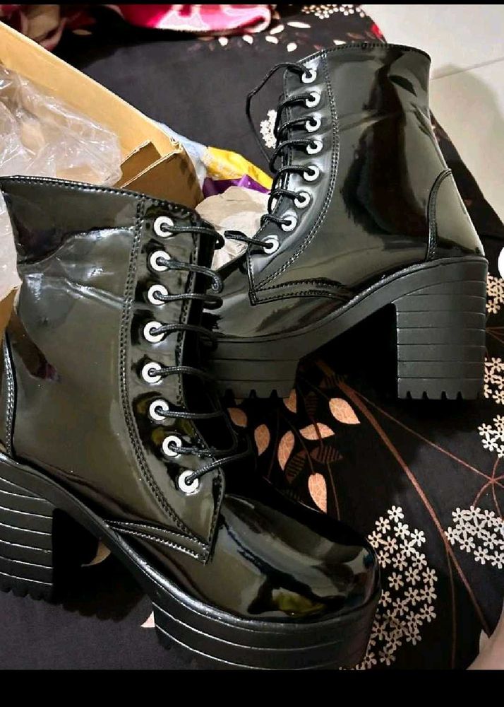 Black authentication boots