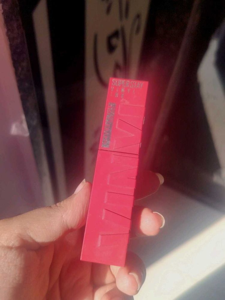 Maybelline vinyl ink lipstick shade Saucy