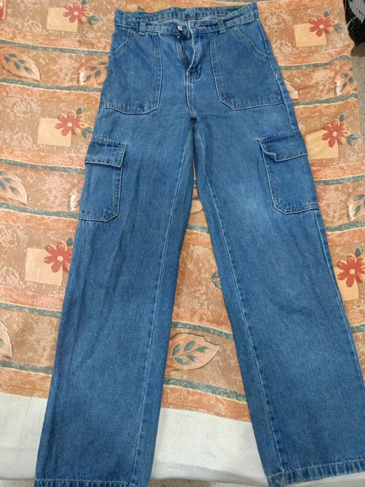 Wide Leg Cargo Jeans