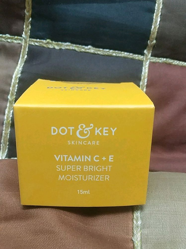 VITAMIN C+E SUPER BRIGHT MOISTURIZER