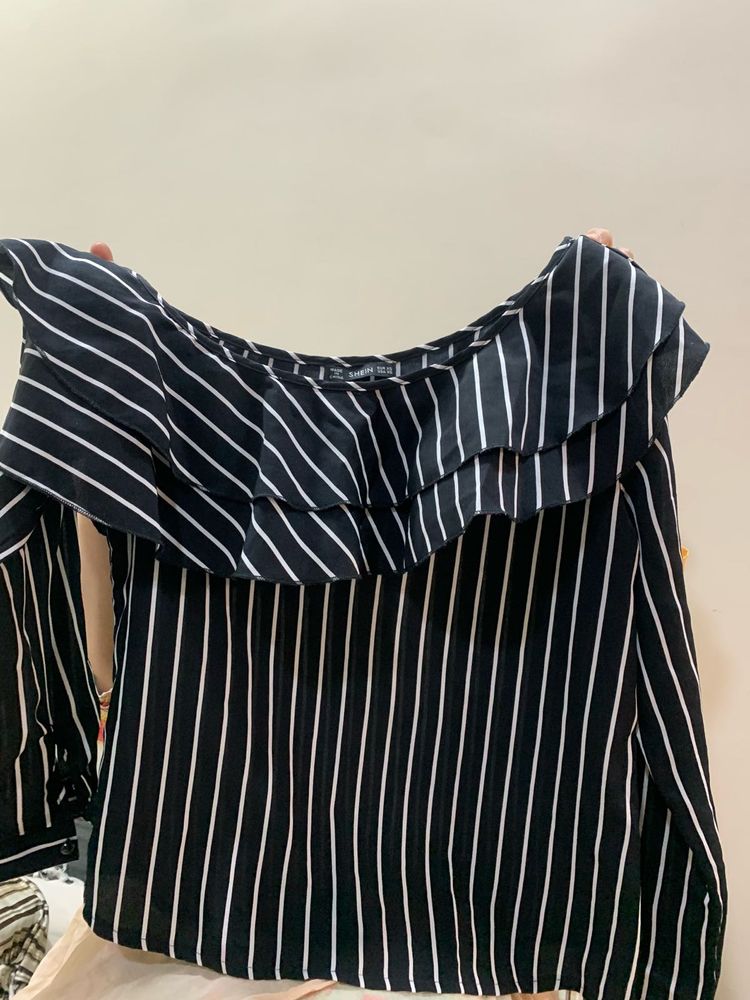 Shein Black&amp;white Strips top