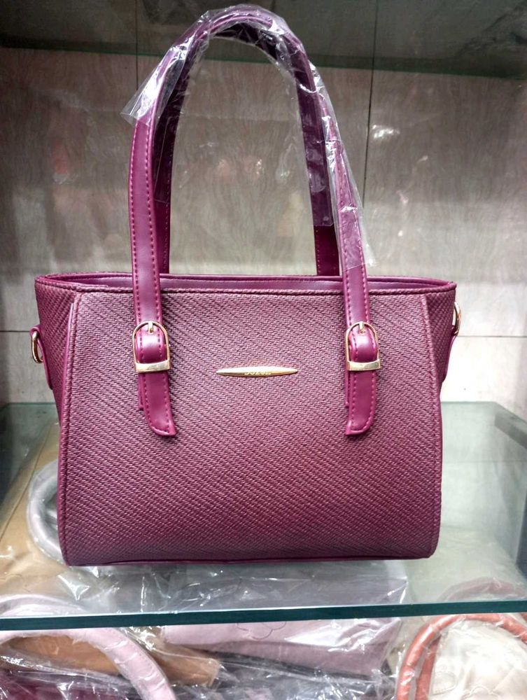 💥Stylish and Elegant Maroon Handbag 👜