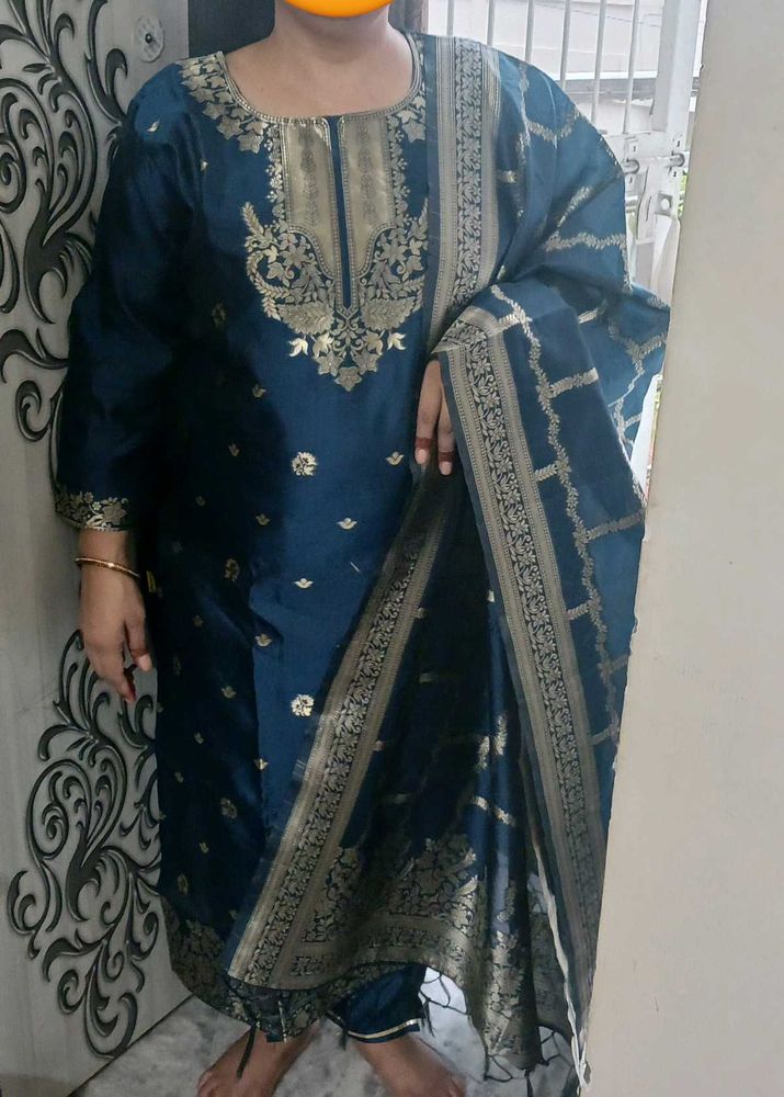 Ladies Suit Set