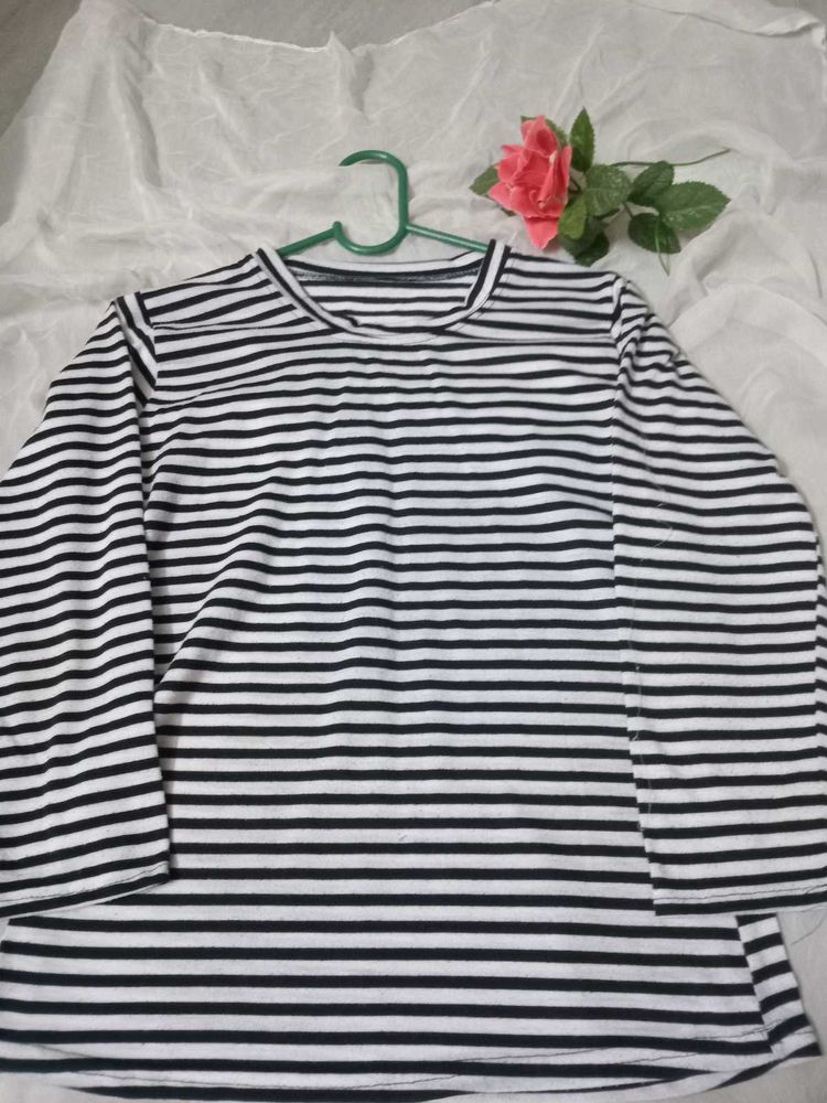 Black and white striped tee