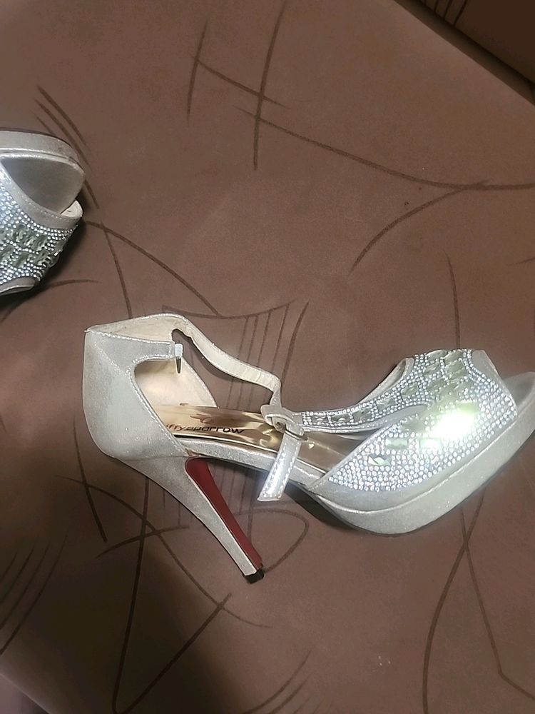 Spiffy Sparrow Heels It&#39;s 39 Size