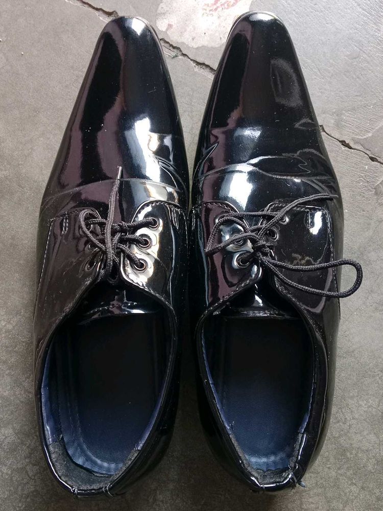 MEN&#39;S BLACK LEATHER SHOES