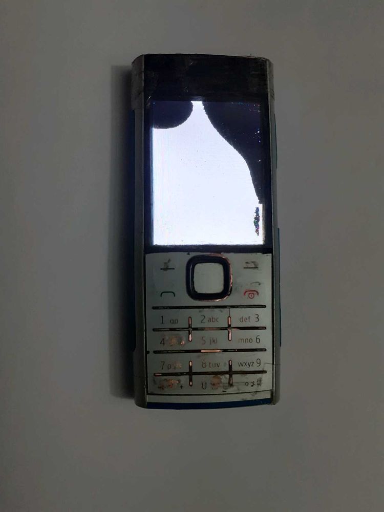 Nokia X2-00 Retro phone