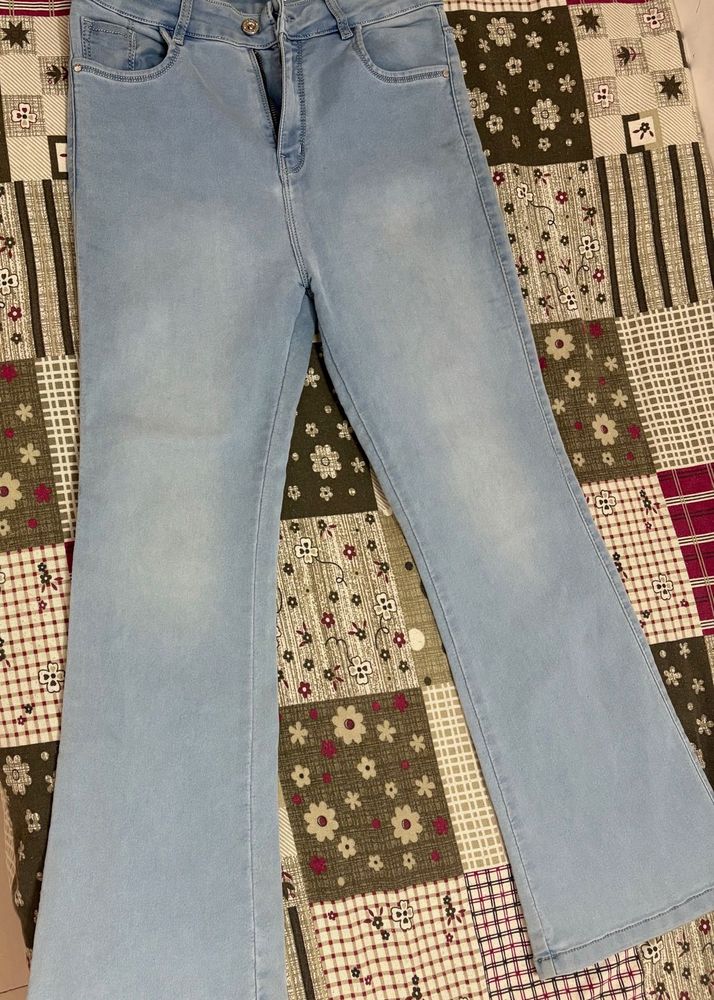 Light Wash Flared Jeans