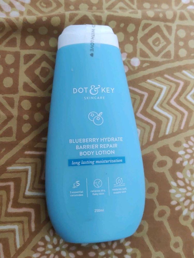 Dot &amp; Key Body Lotion