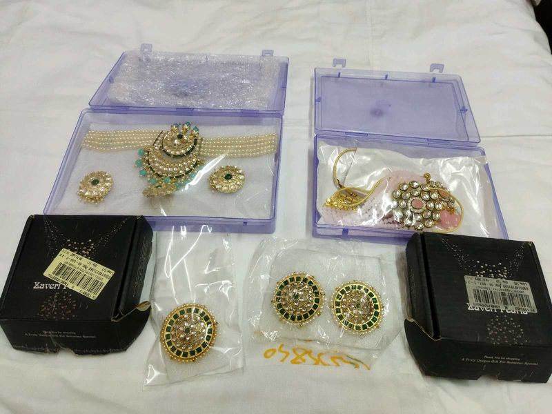 Zaveri Pearls Jewelry Set