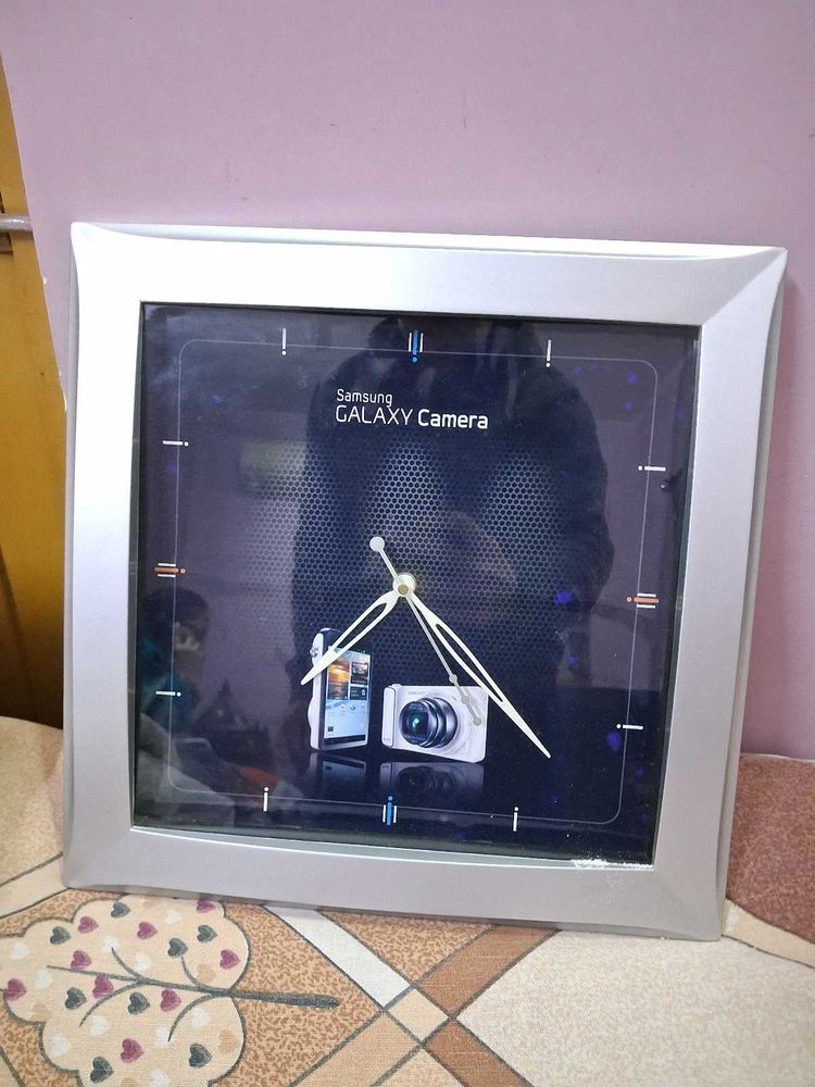 Samsung Galaxy Camera Wall Clock