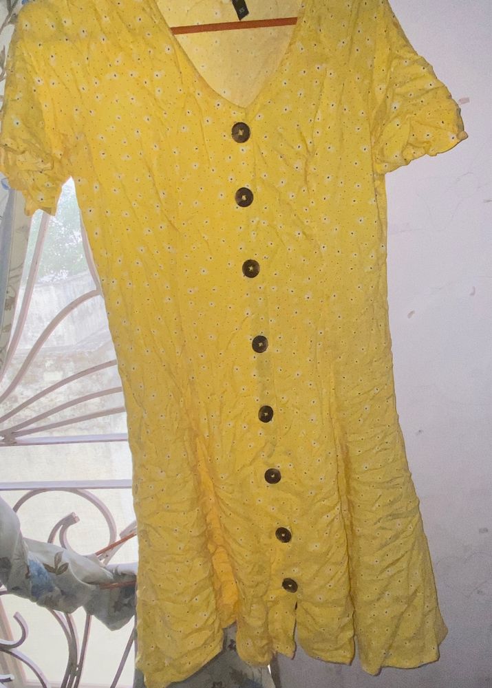 Yellow Dress 🌸
