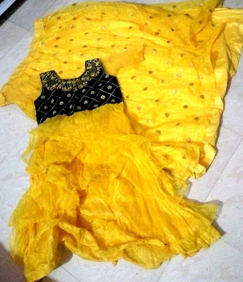 Yellow 🟡 Frock And Lehenga