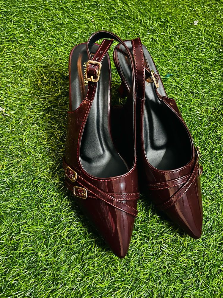 Elegant Burgundy Slingback 👠