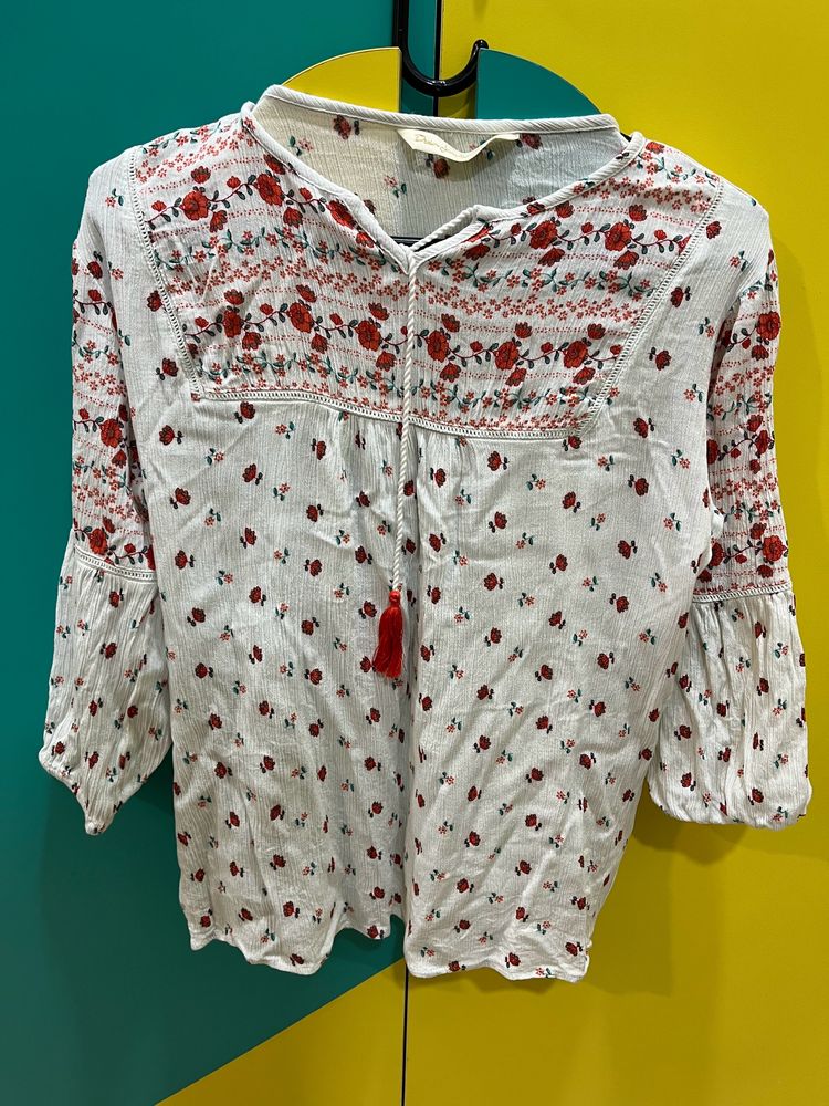 White L Size Floral Top