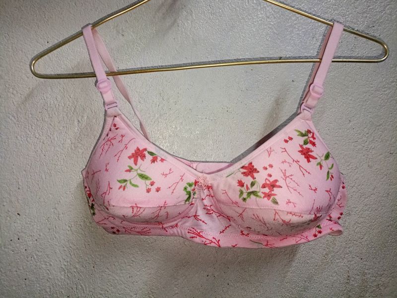 Brand New 💗Pink Bra[32 -34]..👙💗