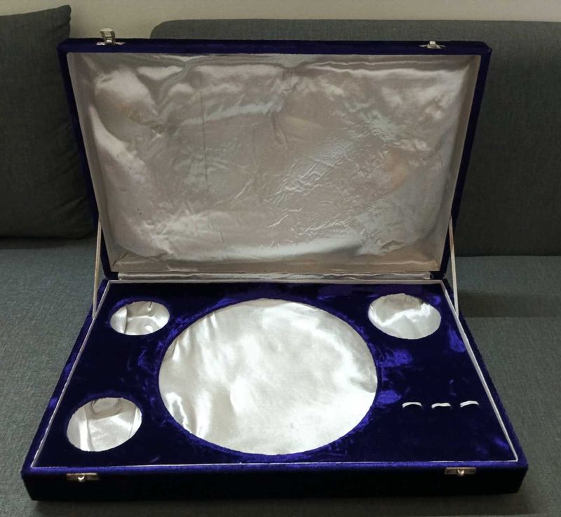 BLUE VELVET BOX ( MEDIUM)