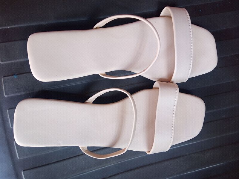 Women White Flats