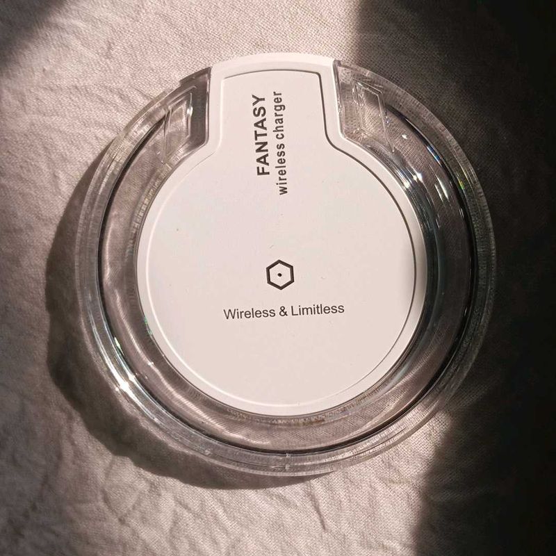 This is a new wireless charger.Limited Stock ⚠️