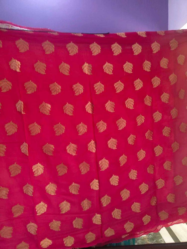 Pink &amp; Gold Leaf Print heavy saree