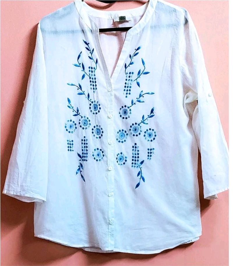 Women&#39;s Embroidered Top
