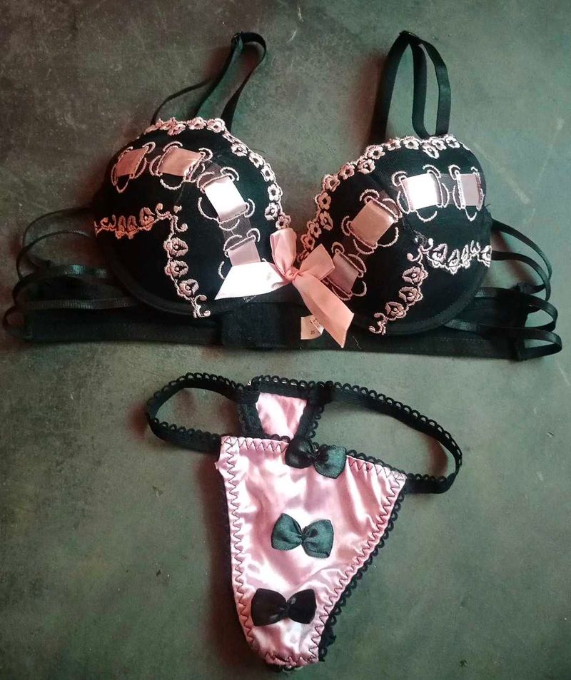 Cute Sexy Black &amp; Pink Lingerie Set