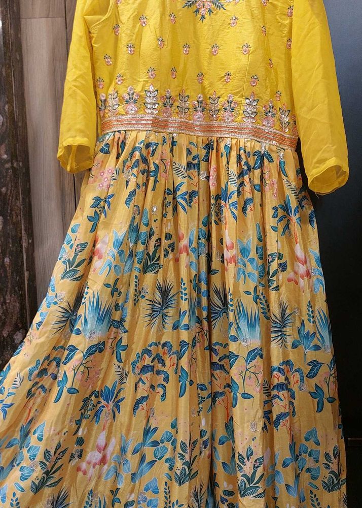 Elegant Yellow Ethnic Gown