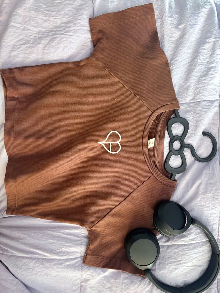 Brown Heart Graphic T-Shirt