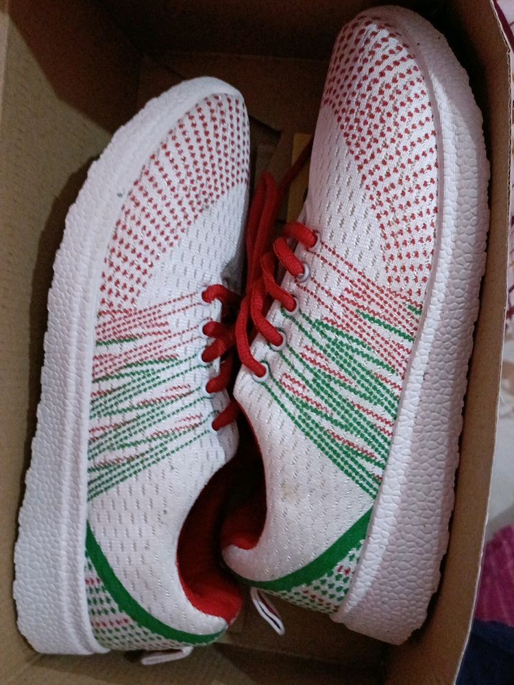 Sports Shoes